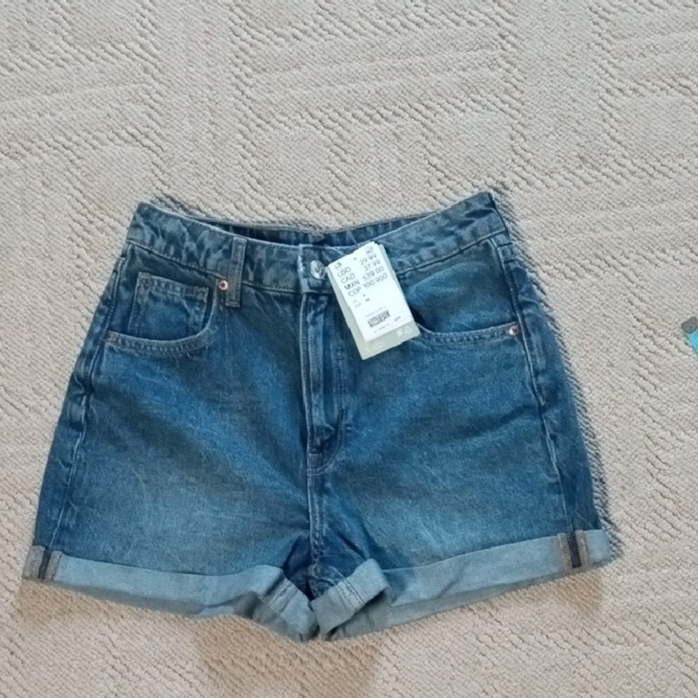 H&M Blue Jean Shorts High-Waisted Relaxed Fit, Beachy, Casual, Vacation